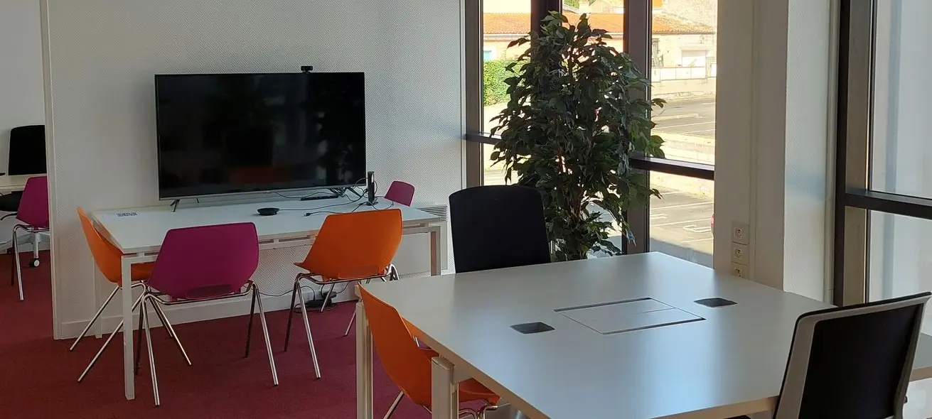 bureau AIS Niort